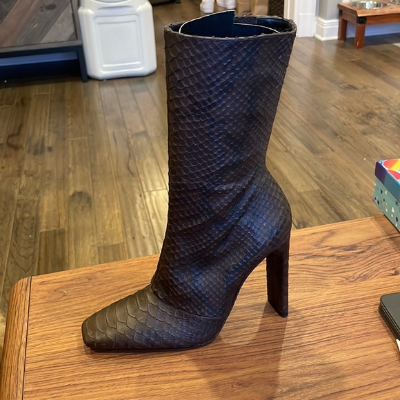 Yeezy season 6 embossed leather ankle boot- 110 MM Heel - Picture 2 of 6